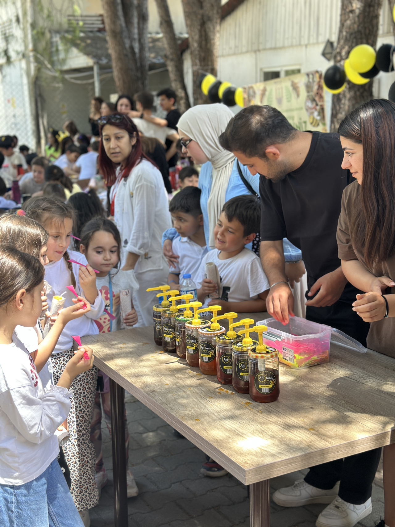Dünya Arı günü Etkinliği Kapsamında Çocuk Arı Şenliği Düzenlendi